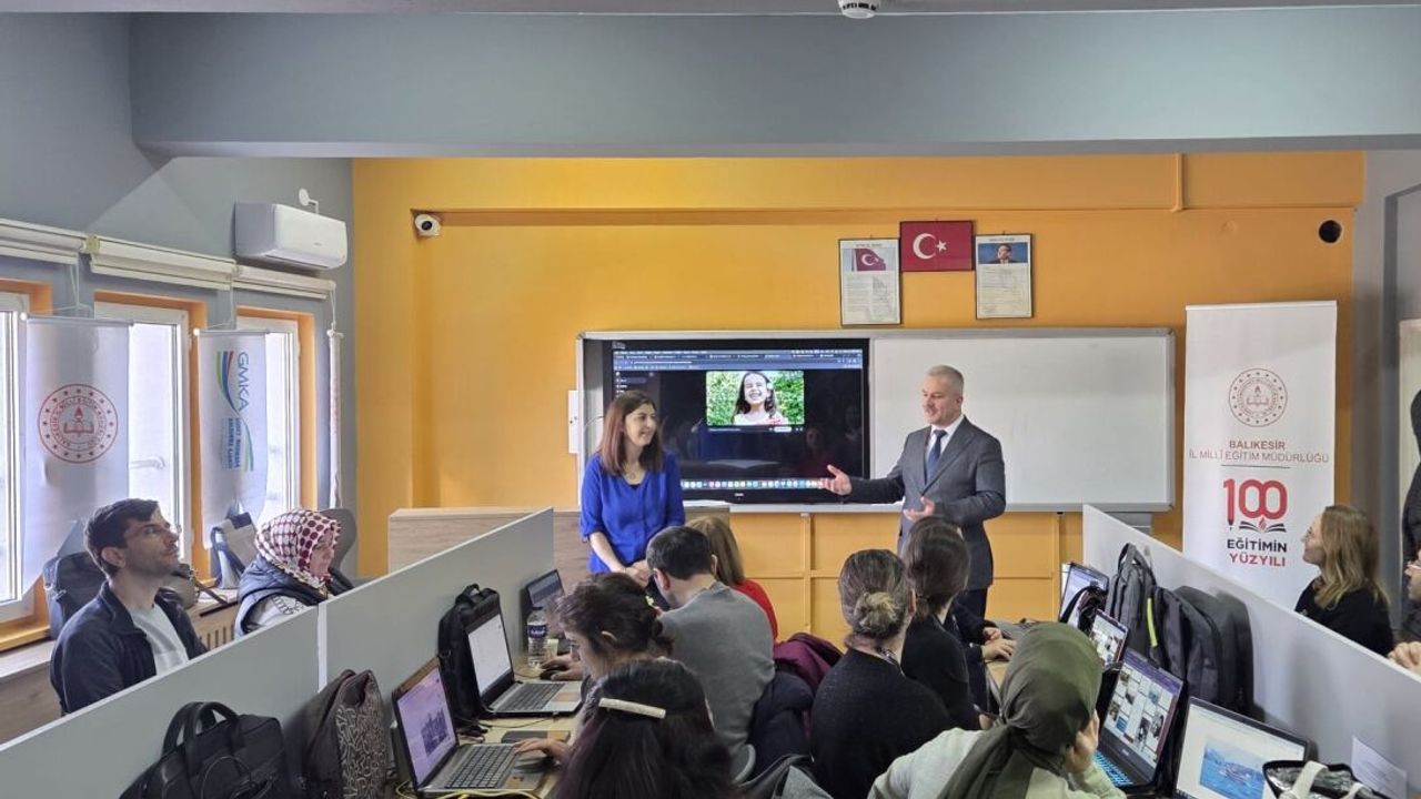 Balıkesir'de Yapay Zeka Akademisi Öğretmen Eğitimi Programı Başladı